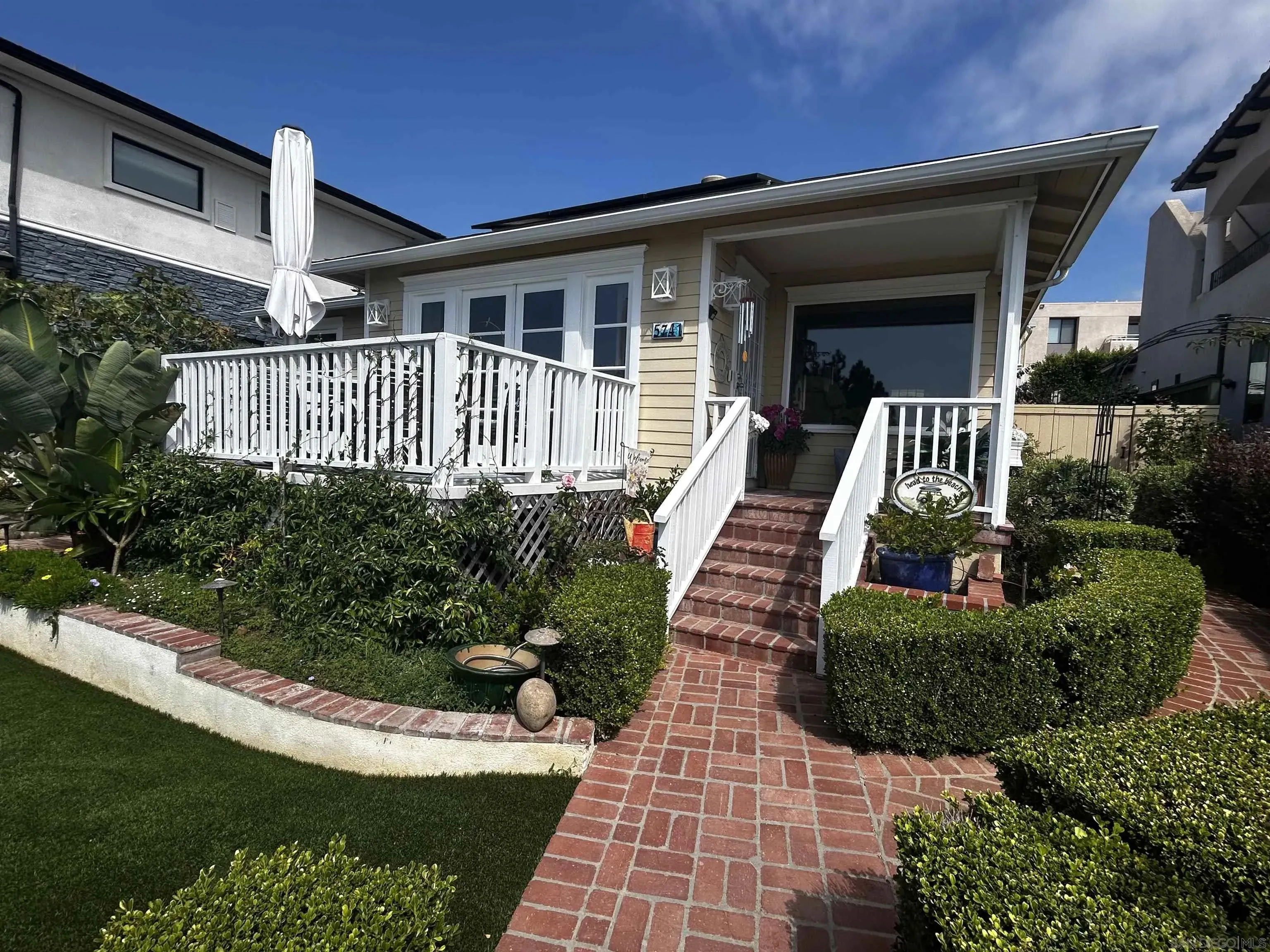 La Jolla, California 92037, United States, 3 Bedrooms Bedrooms, ,2 BathroomsBathrooms,Residential,Active,219010