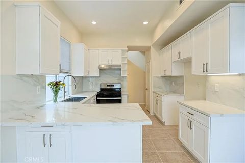 2062 W Blue Violet Court Anaheim CA 92801