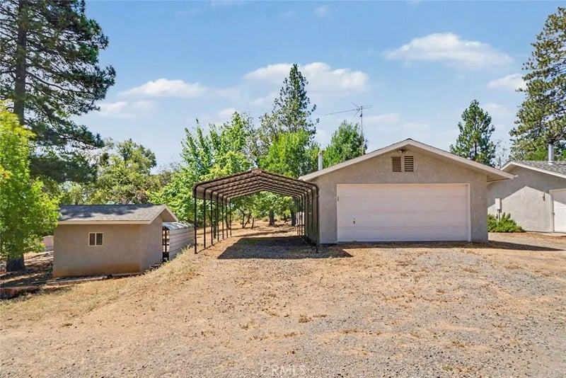 5627 Buckskin Road