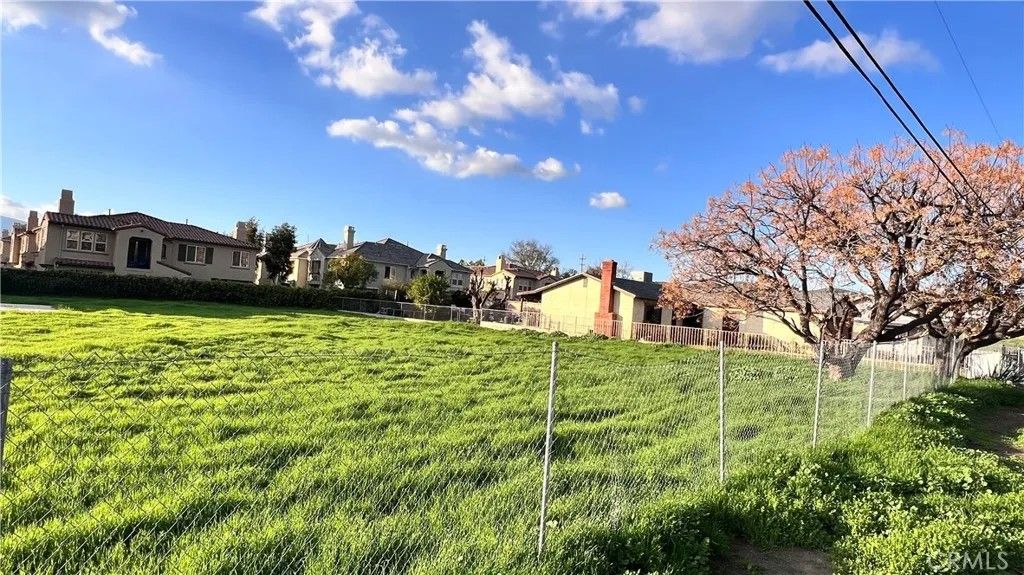 Photo of 0 Elm, Lake Elsinore, CA 92530 (MLS # SW26003774)