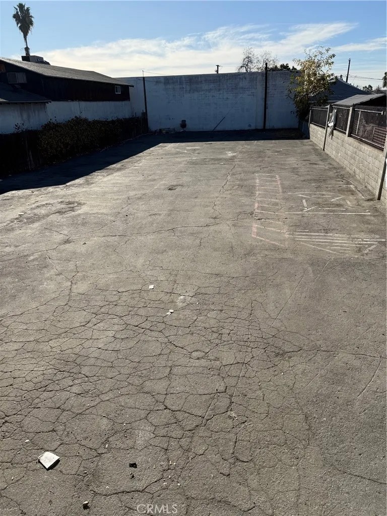1284 E 3rd