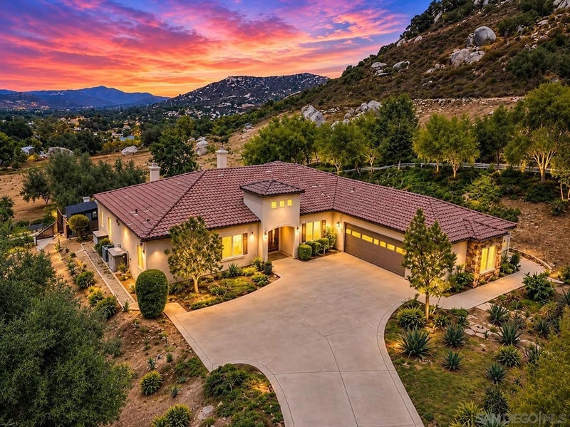 1485 Santa Fe Hills