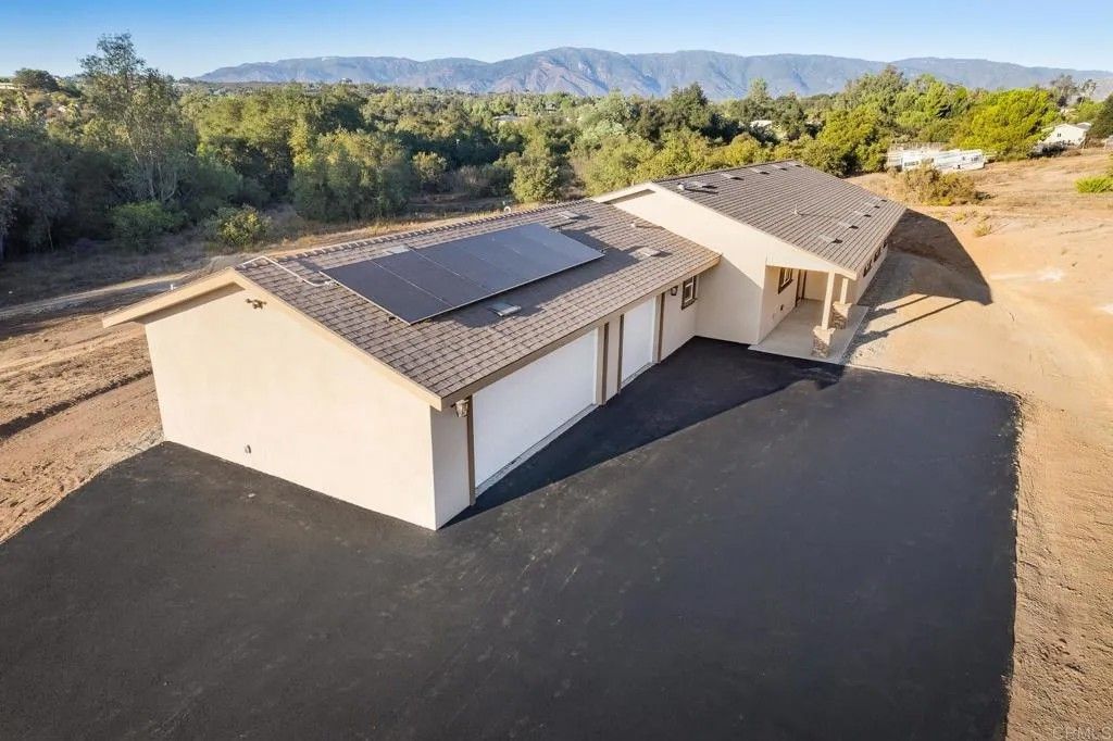 Photo of 15670 Fruitvale Road, Valley Center, CA 92082 (MLS # NDP2509378)