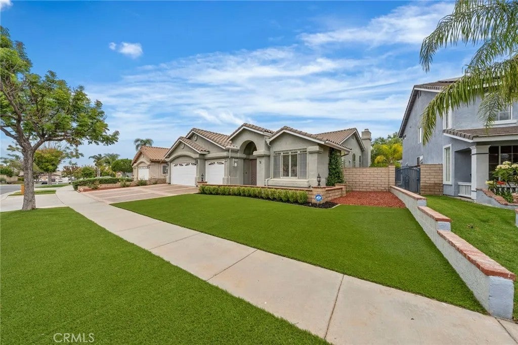 1049 Salem Drive