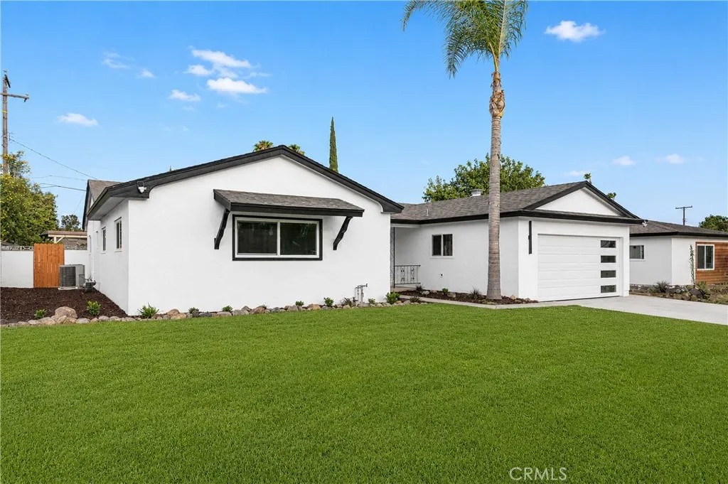 10163 Oak Glen Avenue