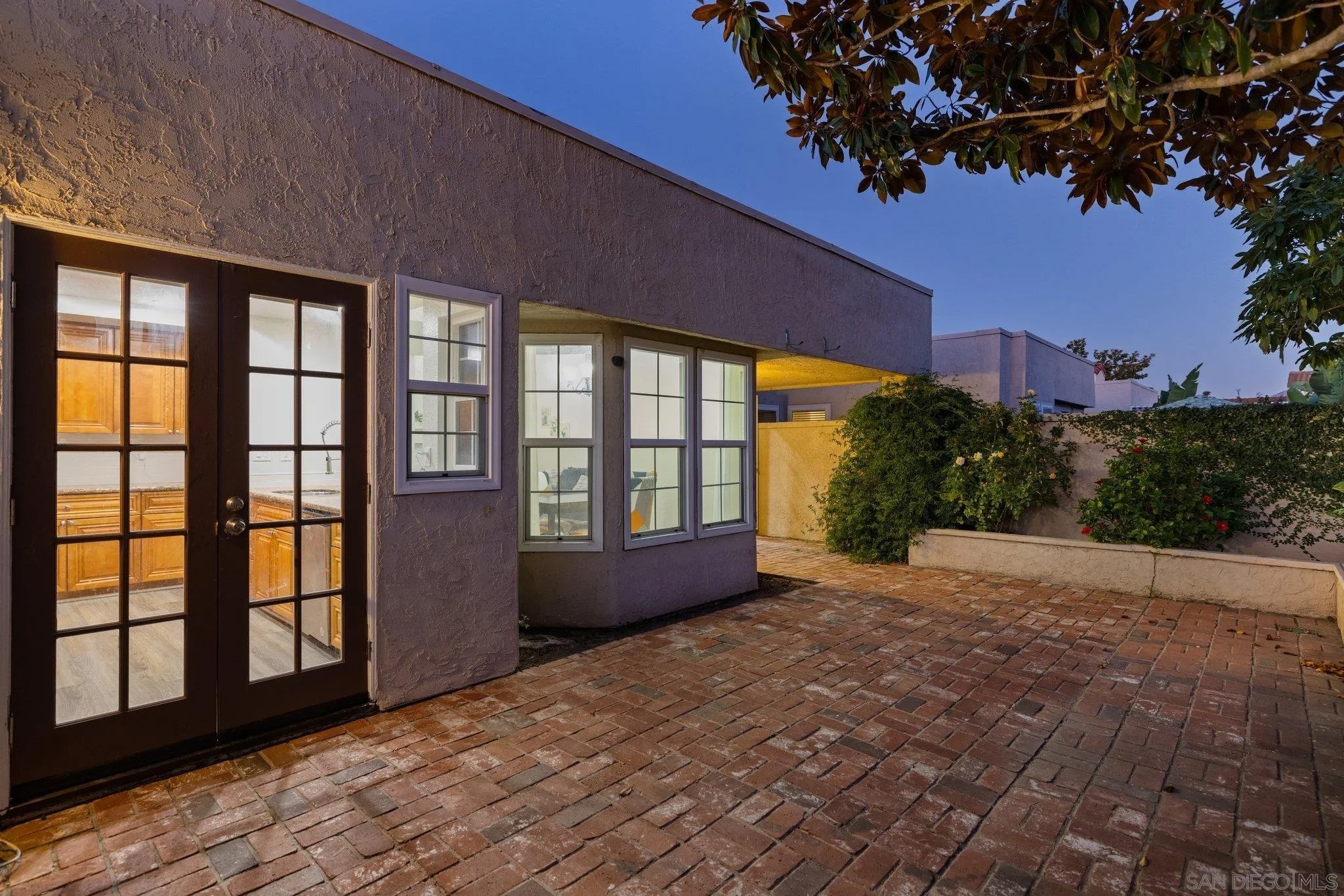 15913 Avenida Villaha 42