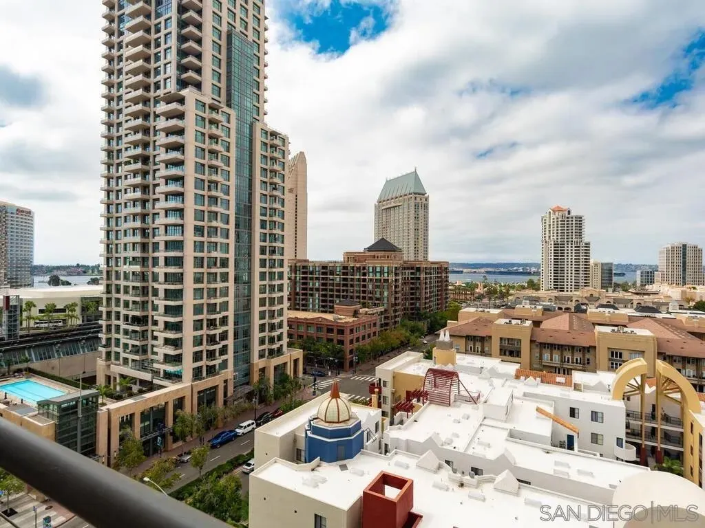 San Diego, California 92109, United States, 2 Bedrooms Bedrooms, ,3 BathroomsBathrooms,Residential,Active,221135