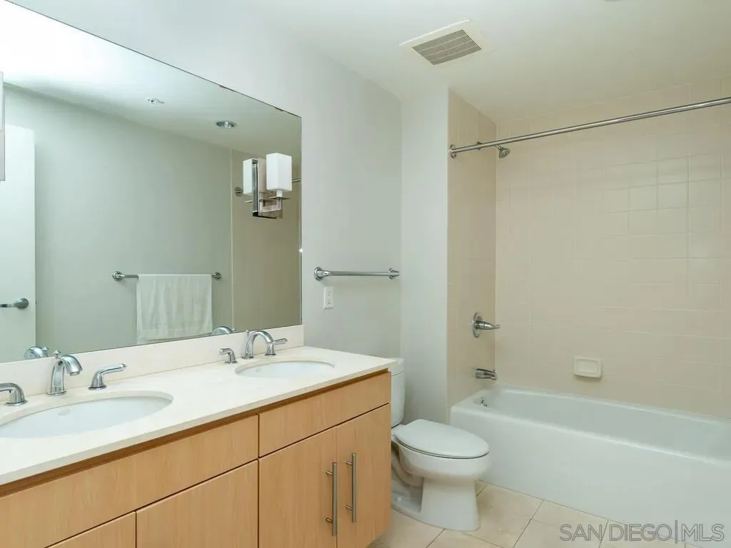 San Diego, California 92109, United States, 2 Bedrooms Bedrooms, ,3 BathroomsBathrooms,Residential,Active,221135