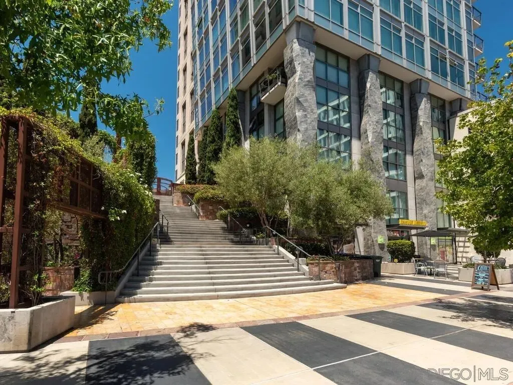 San Diego, California 92109, United States, 2 Bedrooms Bedrooms, ,3 BathroomsBathrooms,Residential,Active,221135