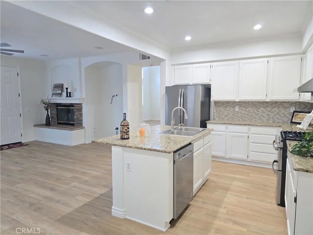 Photo of 43652 Savona St, Temecula, CA 92592 (MLS # SW25242804)