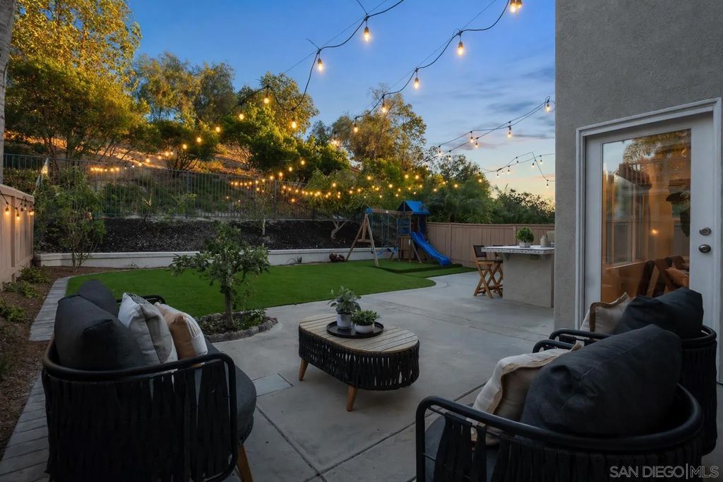 Photo of 1754 Cottonwood Dr, Vista, CA 92081 (MLS # 260009774)