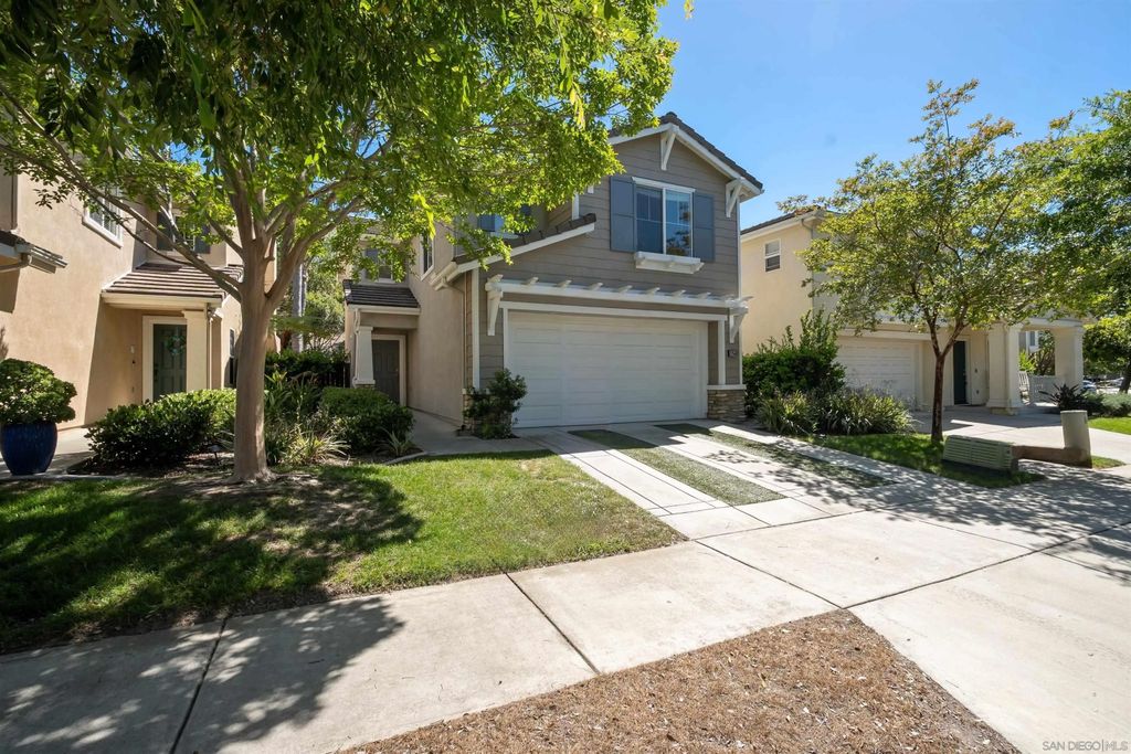 Photo of 1754 Cottonwood Dr, Vista, CA 92081 (MLS # 260009774)