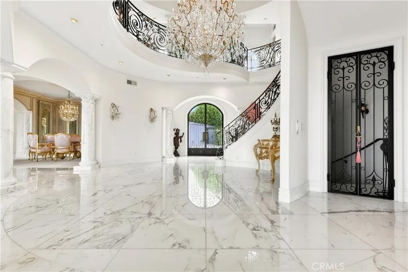 23484 PARK COLOMBO