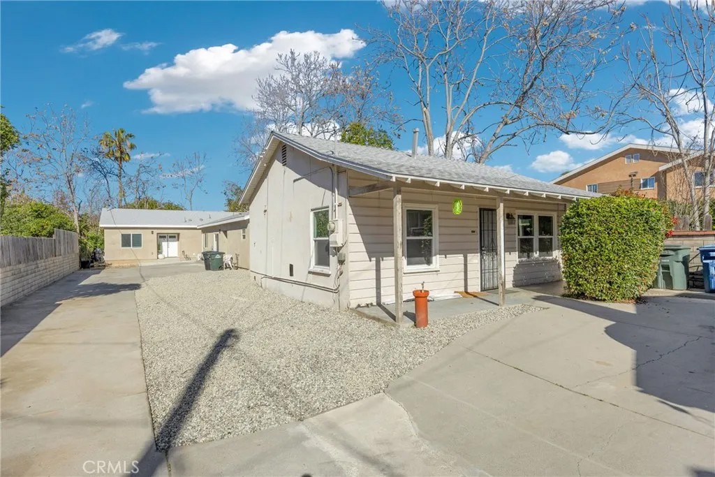 2835 Casitas Avenue
