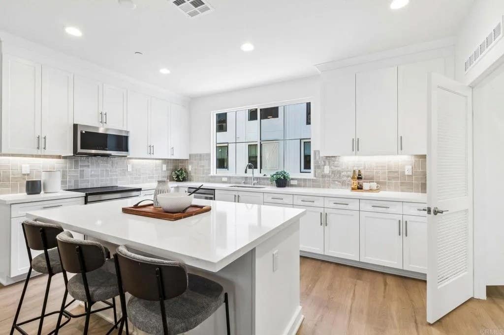 Photo of 2523 Delphinium Lane, Carlsbad, CA 92008 (MLS # NDP2606292)