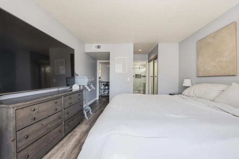 2035 Lakeridge Circle 102