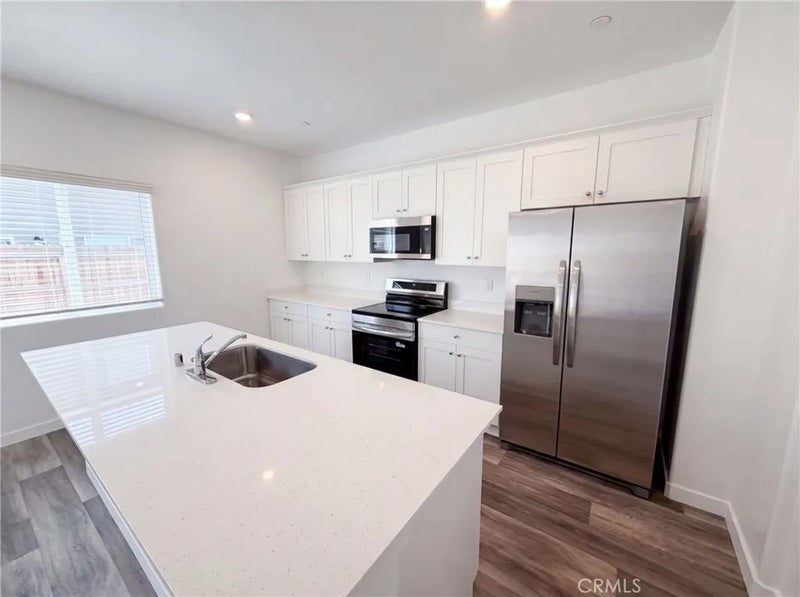 4472 Bellaire
