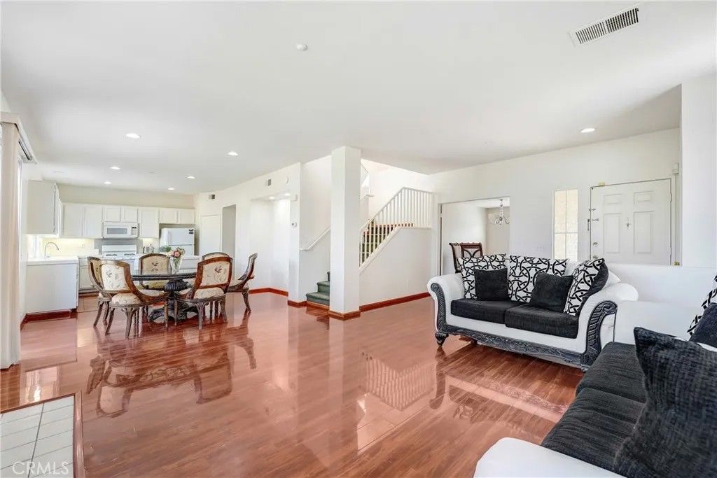 Photo of 12328 Edgecliff Avenue, Sylmar, CA 91342 (MLS # SR26100897)