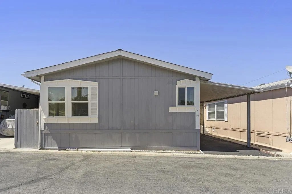Photo of 1638 Calavo RD #SPC 39, Fallbrook, CA 92028 (MLS # NDP2605732)