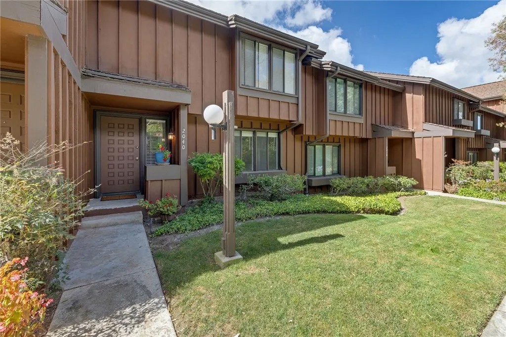 2040 Stonewood Court