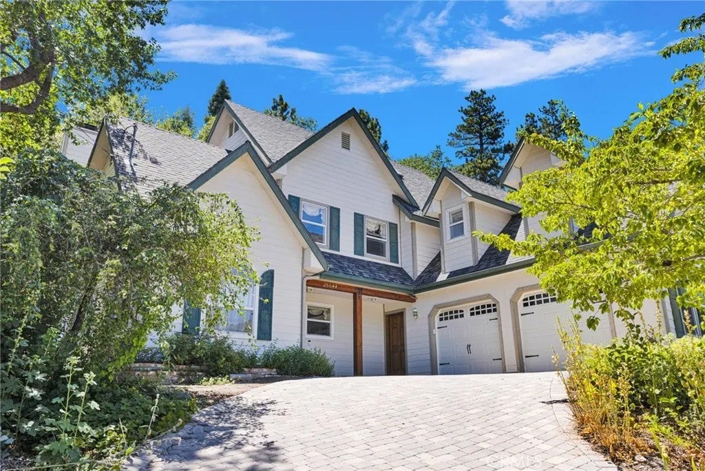 Photo of 26644 Timberline Drive, Wrightwood, CA 92397 (MLS # HD26234548)
