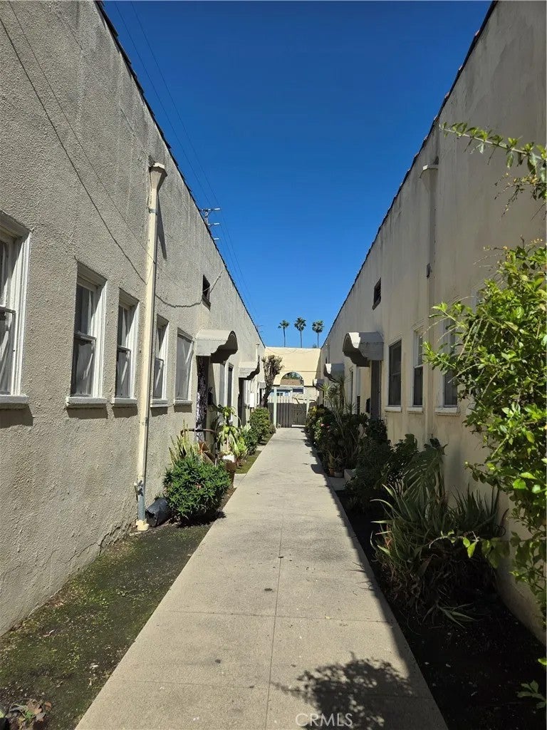 Photo of 551 W 10th Street #4, Long Beach, CA 90813 (MLS # PW26167031)