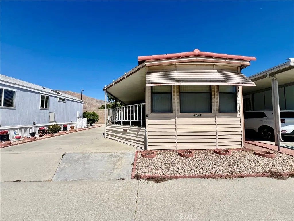 Photo of 1239 Frontier Avenue, San Jacinto, CA 92583 (MLS # SW25241610)