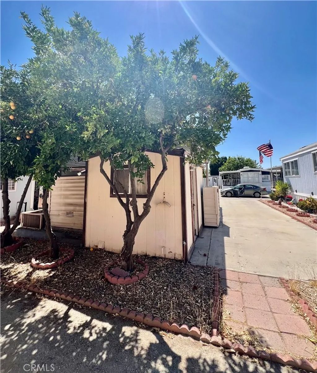 Photo of 1239 Frontier Avenue, San Jacinto, CA 92583 (MLS # SW25241610)