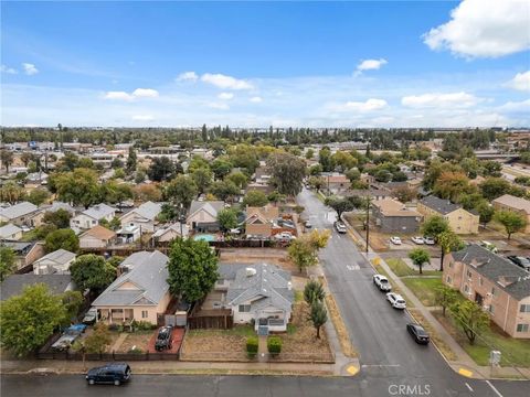 Tiny photo for 3006 E Mckenzie Ave, Fresno, CA 93701 (MLS # MD25241163)