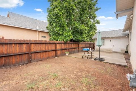 Tiny photo for 3006 E Mckenzie Ave, Fresno, CA 93701 (MLS # MD25241163)