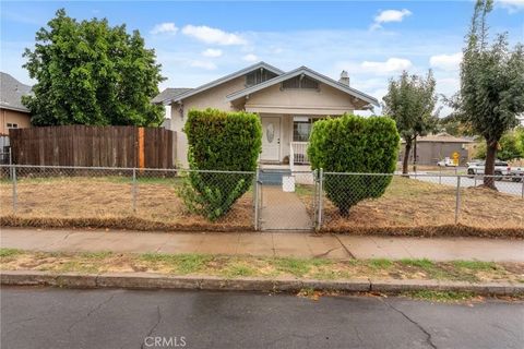 Tiny photo for 3006 E Mckenzie Ave, Fresno, CA 93701 (MLS # MD25241163)