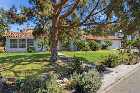 Photo of 2548 Via Carrillo, Palos Verdes Estates, CA 90274 (MLS # PV26162377)