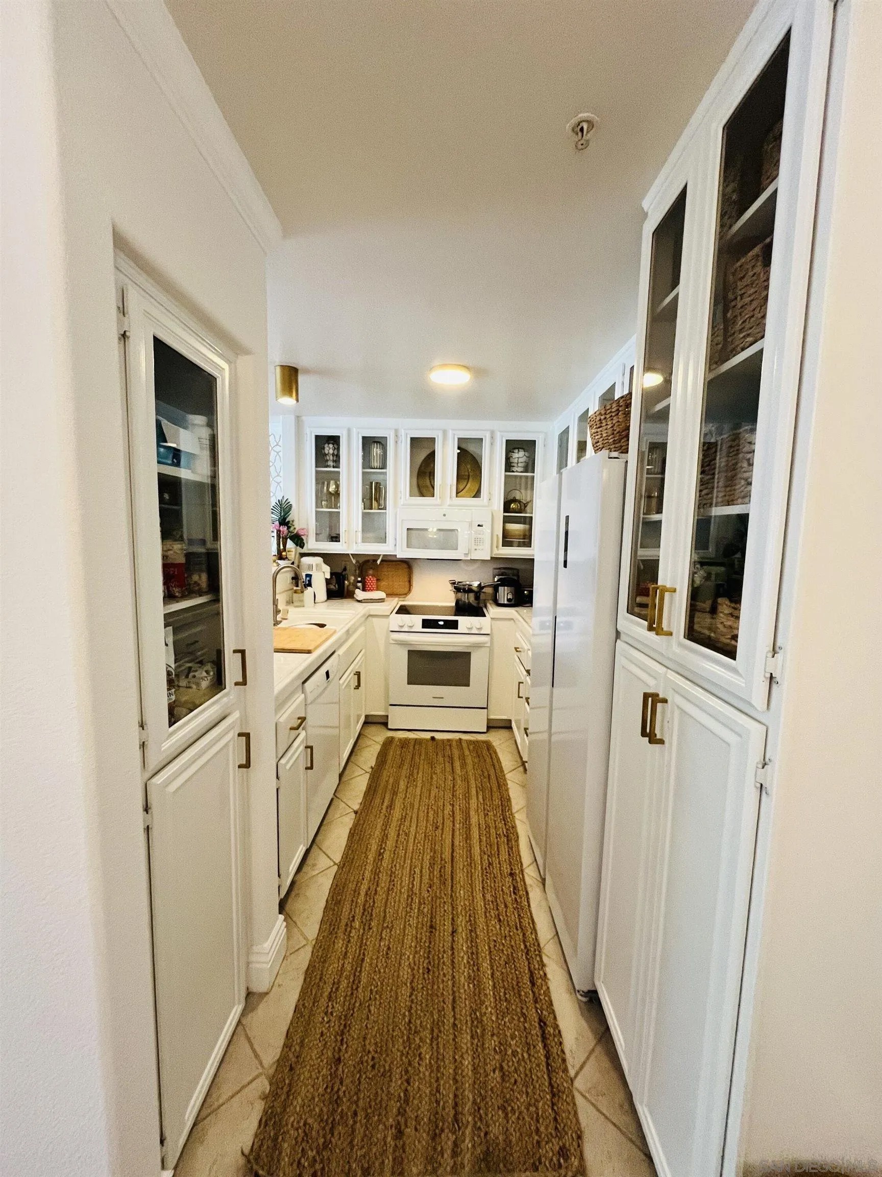2037 Burton St 43