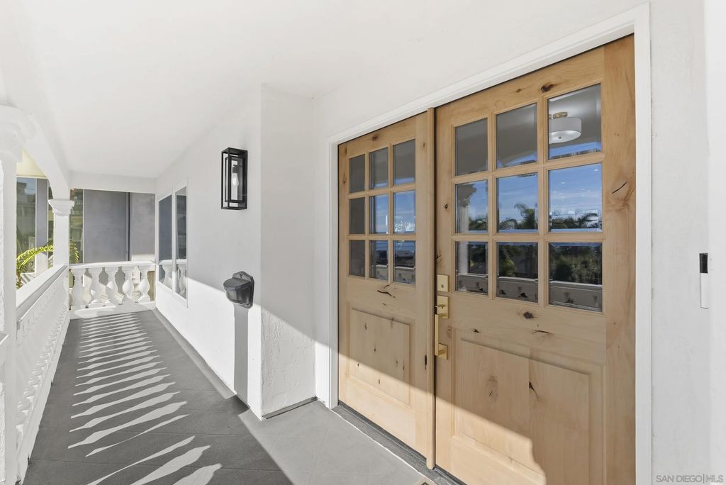 Photo of 4328 Piedmont Dr, San Diego, CA 92107 (MLS # 260001625)