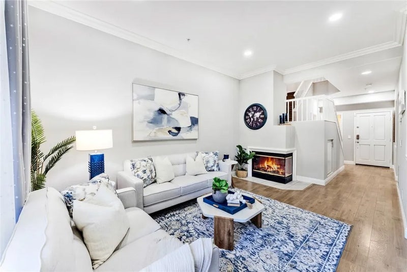 2645 Dunstan