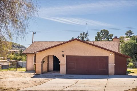 Photo of 49159 Tamarisk Dr, Morongo Valley, CA 92256 (MLS # JT26011274)
