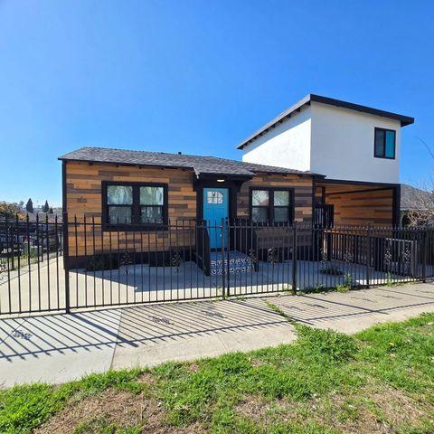Tiny photo for 244 26Th St, San Diego, CA 92102 (MLS # 250041503)