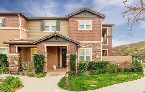 Photo of 16479 W Nicklaus Dr #124, Sylmar, CA 91342 (MLS # SR25275783)