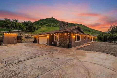 Photo of 1861 Vista De La Montana, El Cajon, CA 92019 (MLS # 260006448)