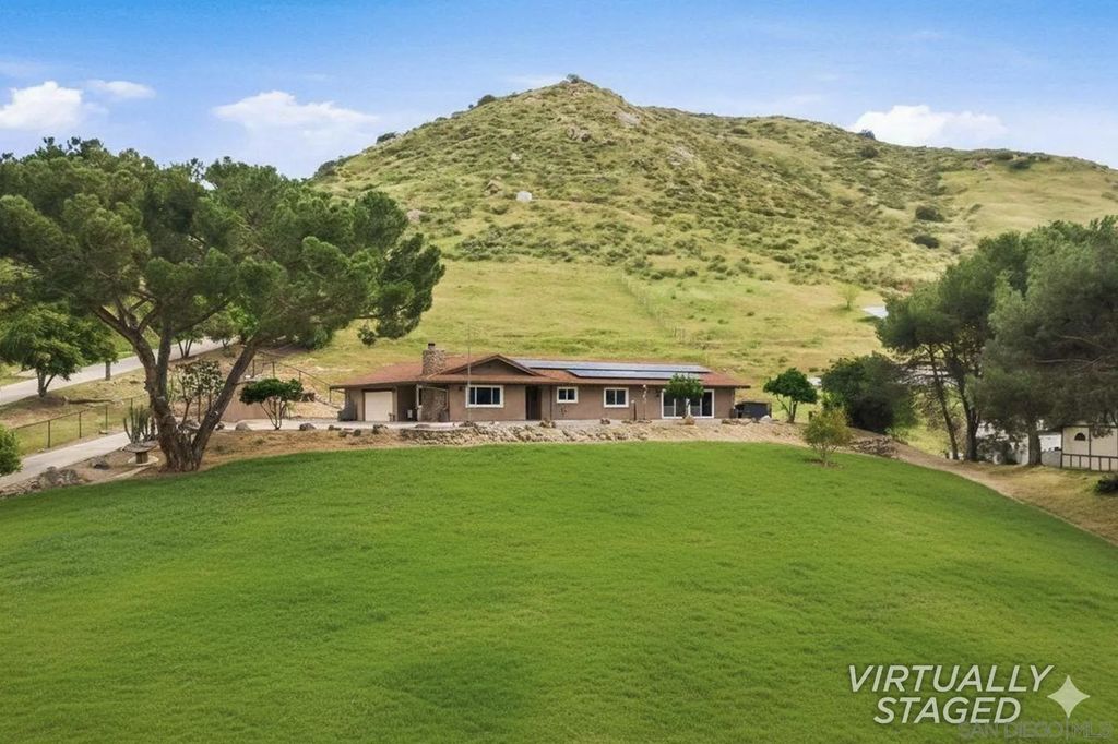 Photo of 1861 Vista De La Montana, El Cajon, CA 92019 (MLS # 260006448)