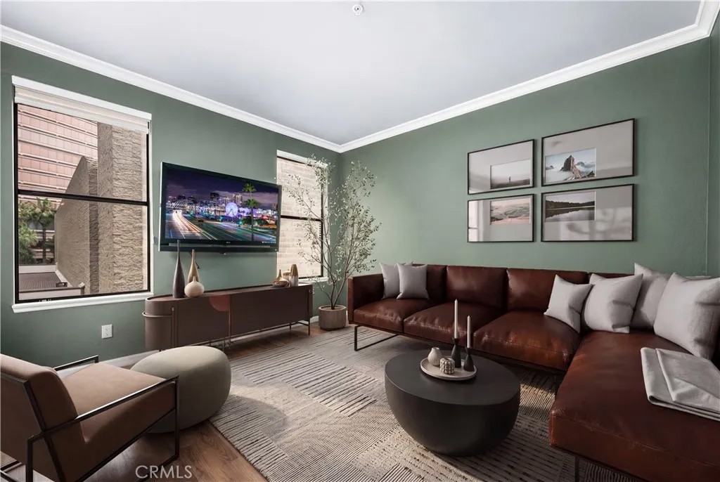 425 E Ocean 440