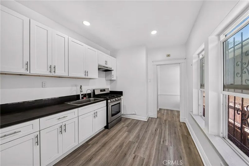 427 E 43rd Street