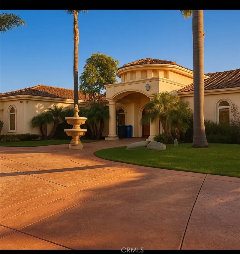 1685 Scenic View Way