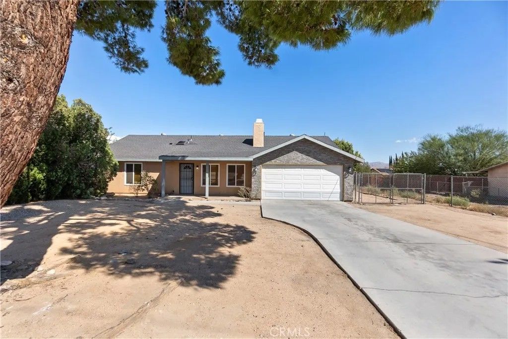 Photo of 18742 Vine Street, Hesperia, CA 92345 (MLS # HD26000271)