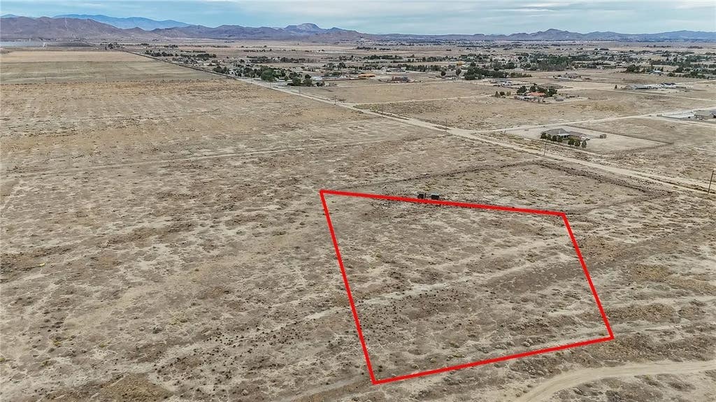 Photo of 32 Antelope Hwy (A8), Lancaster, CA 93536 (MLS # SR25260758)