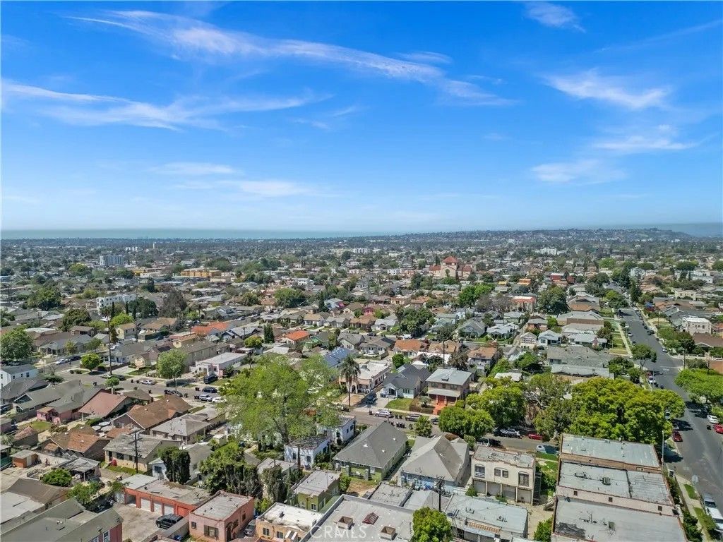 Photo of 4227 Walton Avenue, Los Angeles, CA 90037 (MLS # SR26085990)