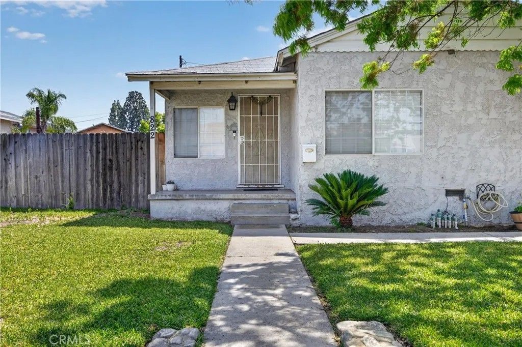 Photo of 822 Post St, Redlands, CA 92374 (MLS # IG26095625)