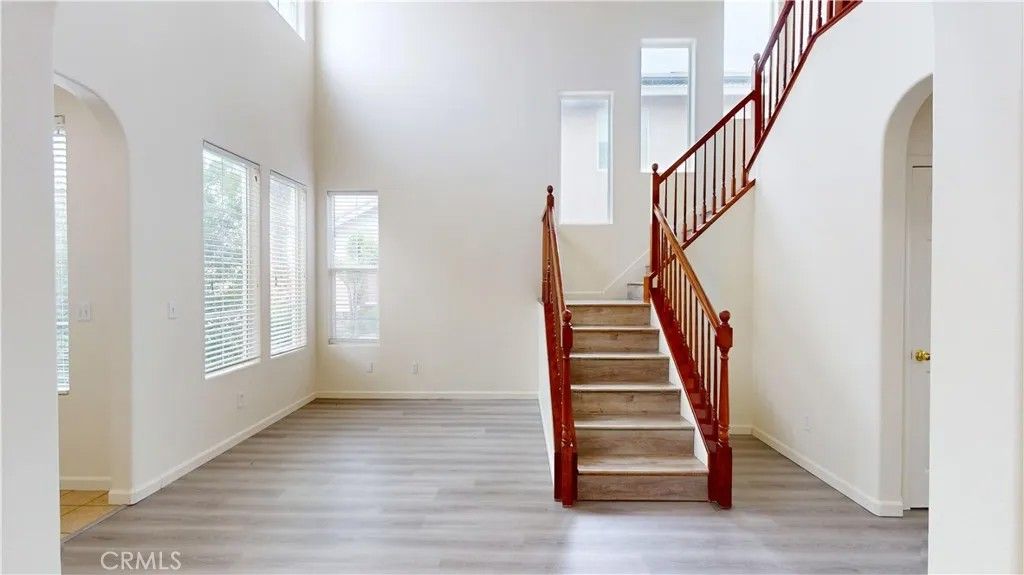 Photo of 2555 S Lind Ave, Fresno, CA 93725 (MLS # MD26075543)