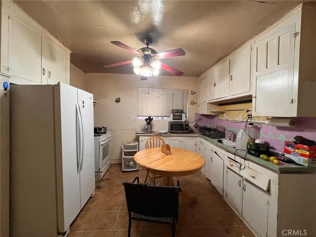 1237 N Evergreen