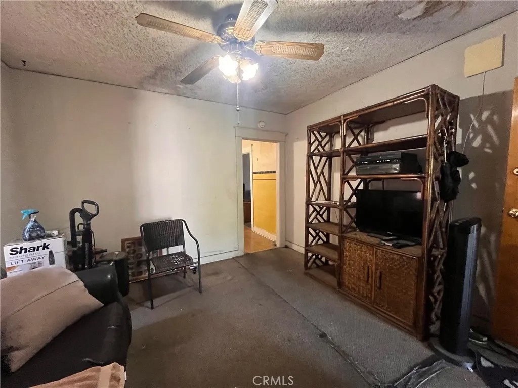 1237 N Evergreen